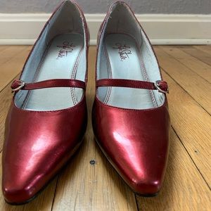 Life Stride red patent pumps, size 7M